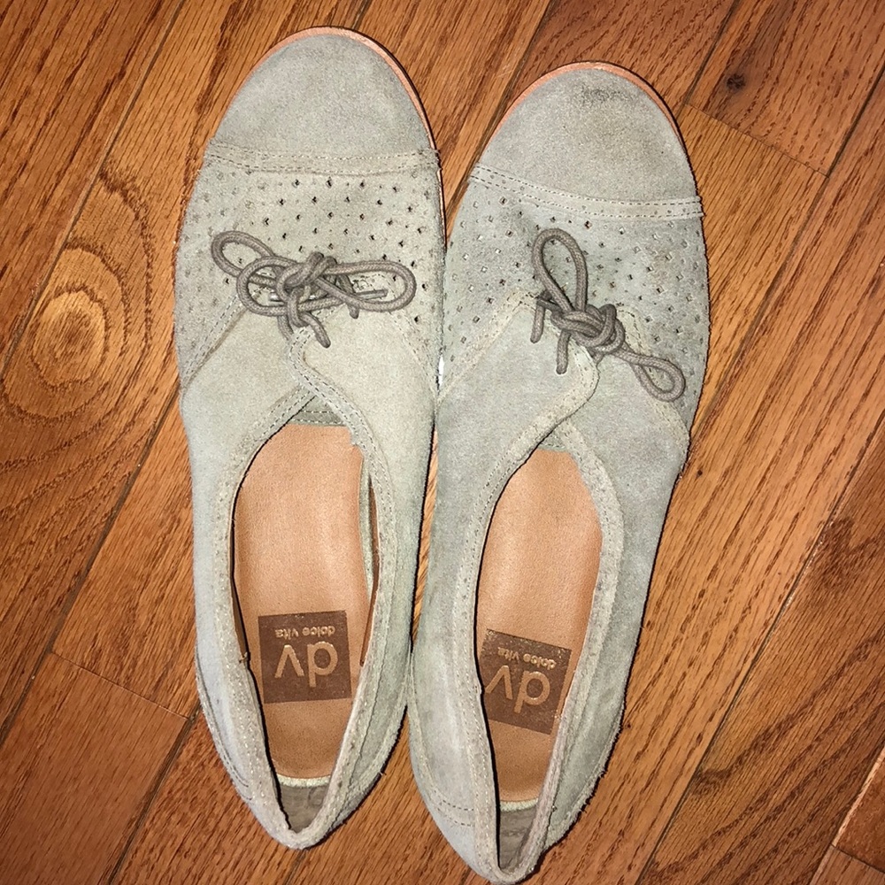 Work and casual friendly gray oxford/ flats.